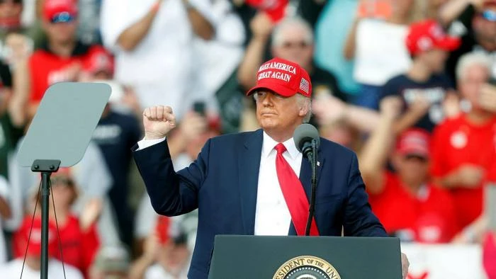TT Donald Trump đã ca ngợi "sự tăng trưởng bùng nổ" của nền kinh tế tại một cuộc tuần hành ở Florida vào thứ Năm 29/10/2020 © Getty Images