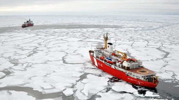 Những con tàu đang hoạt động tại Bắc cực. (Ảnh: US Coast Guard)