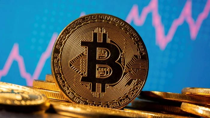 Some investors are looking at bitcoin as a potential alternative to gold, an asset that tends to rise during periods of inflation and of turmoil in geopolitics or markets © Reuters