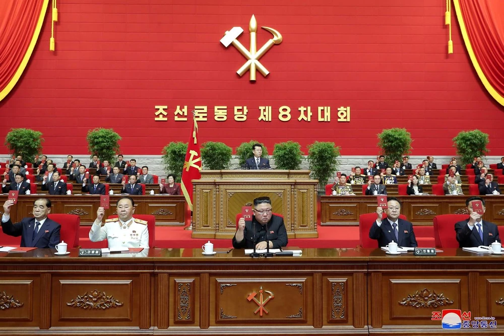 Nhà lãnh đạo Triều Tiên Kim Jong Un trong ngày đầu tiên của cuộc họp đại hội đảng ở Bình Nhưỡng hôm 5/1/2021. ẢNH: KCNA / REUTERS