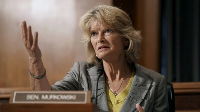 Thượng nghị sĩ Lisa Murkowski.