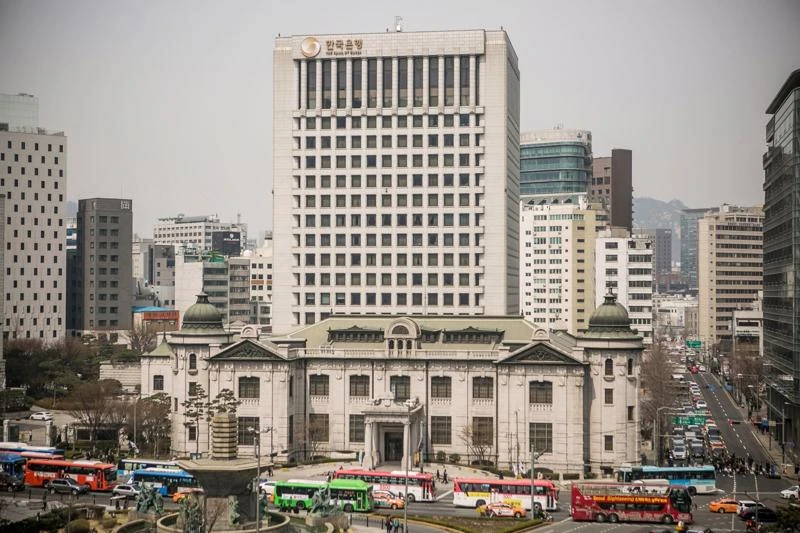 Toà nhà trụ sở Ngân hàng Trung ương Hàn Quốc (BOK) ở Seoul - Ảnh: Bloomberg.
