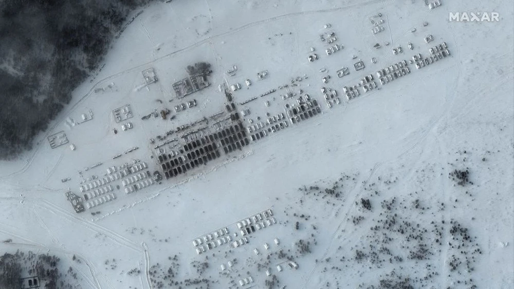 Một hình ảnh vệ tinh cho thấy các lều và nhà ở của quân đội Nga ở Yelnya, Nga, ngày 19 tháng 1 năm 2022. (Maxar Technologies / Handout via REUTERS)