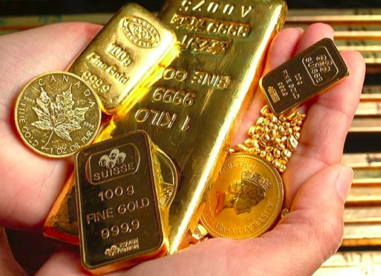 Giá vàng 25/2: 52,5 triệu đồng/lượng, vàng cắm đầu lao dốc sau báo cáo PCE