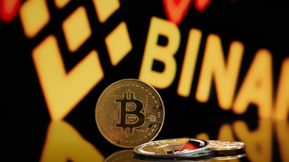 Bitcoin dao động quanh ngưỡng 27.000 USD và Ethereum ở mốc 1.700 USD sau vụ CFTC kiện Binance