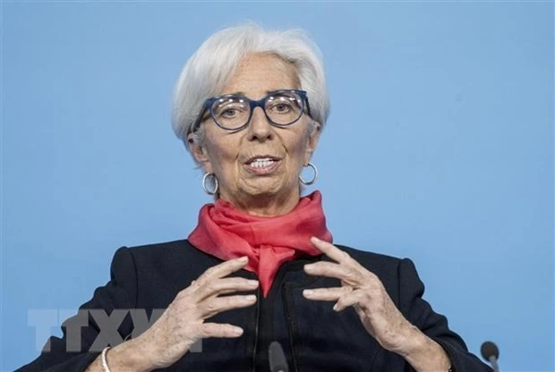 Chủ tịch ECB Christine Lagarde phát biểu tại một cuộc họp báo ở Frankfurt, Đức. (Ảnh: AFP/TTXVN)