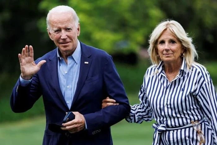 Thu nhập của vợ chồng ông Joe Biden giảm so với năm đầu làm tổng thống Mỹ 