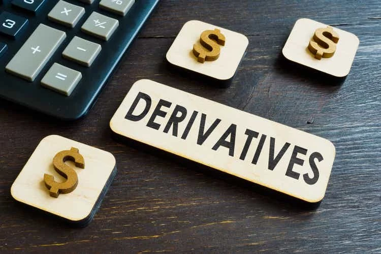 Cash flow low in derivatives market