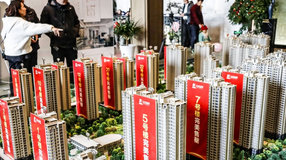 Hoạt động đầu tư bất động sản của Trung Quốc "trượt sâu" trong 6 tháng đầu năm 