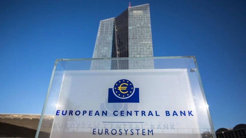 ECB tăng lãi suất lần thứ 9 liên tiếp 