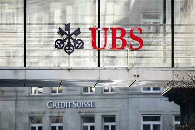 UBS vướng vào thách thức mới liên quan tới vụ Credit Suisse 