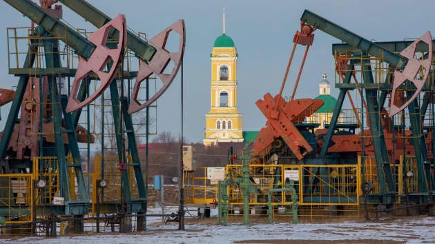 Nhận định giá dầu trong tuần: Thị trường dầu mỏ nhiều khả năng tiếp tục giảm