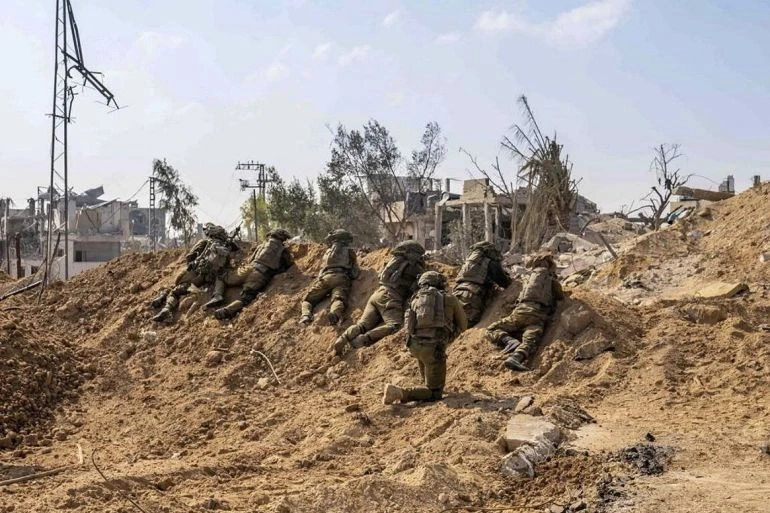 Binh sĩ Israel đang tiến hành chiến dịch trên bộ chống lại Hamas, ngày 4 tháng 11 năm 2023 [IDF/Reuters]