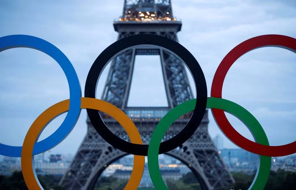 Vòng Olympic để kỷ niệm thông báo chính thức của IOC rằng Paris đã giành quyền đăng cai Olympic 2024. 