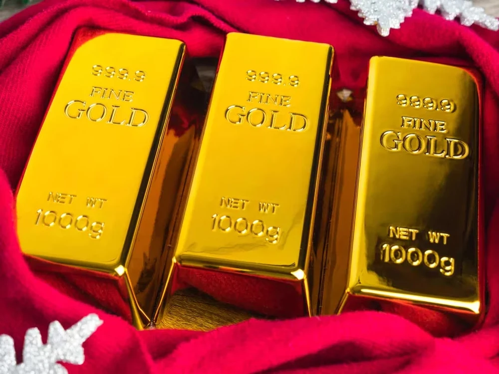 Giá vàng thế giới 14/12: Vàng tăng hơn 1% sau khi Fed phát tín hiệu ngừng tăng lãi suất