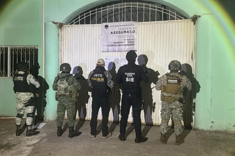 Nhà chức trách đã đột kích ba ngôi nhà vào tháng trước và bắt giữ các thành viên băng đảng. (Ảnh: Văn phòng Bộ trưởng Tư pháp bang Michoacán)