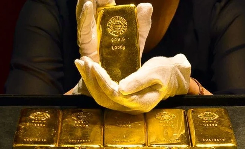 Giá vàng thế giới 16/2: 60 triệu đồng/lượng, vượt mốc 2.000 USD/ounce