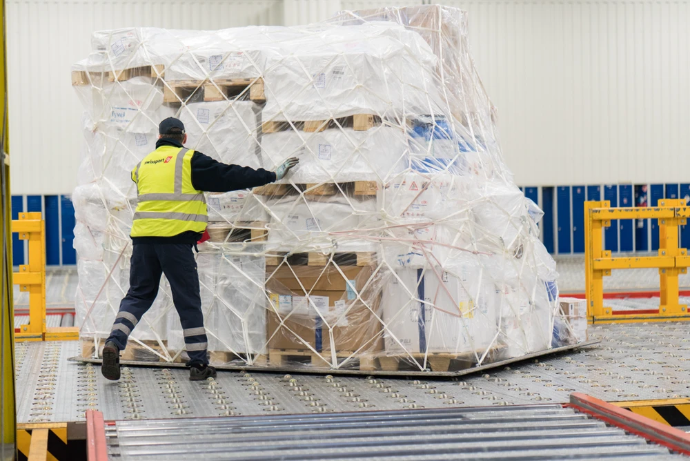 Swissport to help Vietjet Air develop air cargo services
