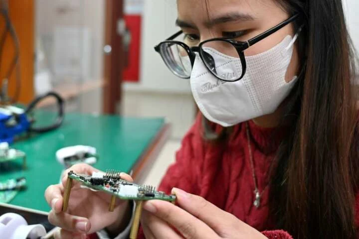 Vietnam's government has said the country's current pool of around 5,000 semiconductor engineers must jump to 20,000 in the next five years. Photo: Nhac NGUYEN / AFP