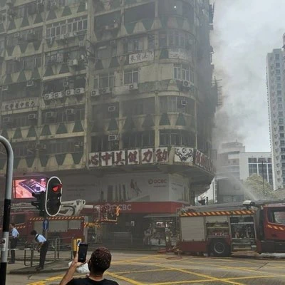 Cháy tòa nhà cao tầng ở Hồng Kông, gần 40 người thương vong