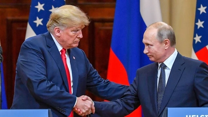 Theo một báo cáo, Tổng thống đắc cử Hoa Kỳ Donald Trump đã điện đàm với Tổng thống Nga Vladimir Putin vào ngày 7/11. (Ảnh lưu trữ)