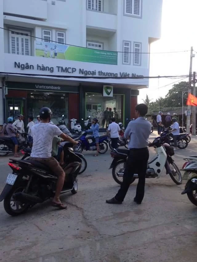 Ngân hàng Vietcombank chi nhánh thị xã Duyên Hải, nơi xảy ra vụ cướp. 