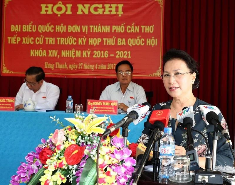 Chủ tịch Quốc hội Nguyễn Thị Kim Ngân phát biểu tại buổi tiếp xúc cử tri. Ảnh: quochoi.vn