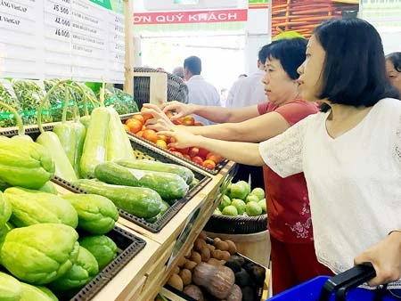 Người tiêu dùng ưu tiên sử dụng sản phẩm xanh tại hệ thống siêu thị