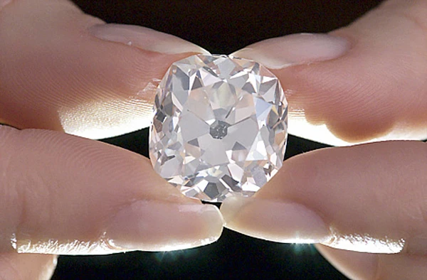 Sở hữu nhẫn kim cương 26 cara với giá đồng nát