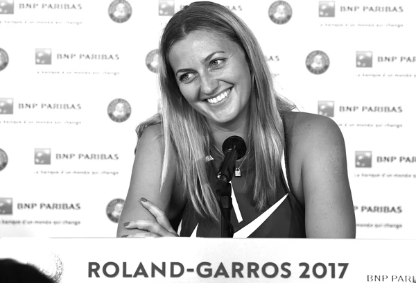 Petra Kvitova ra mắt đầy tươi tắn trong buổi họp báo trước thềm French Open 2017.