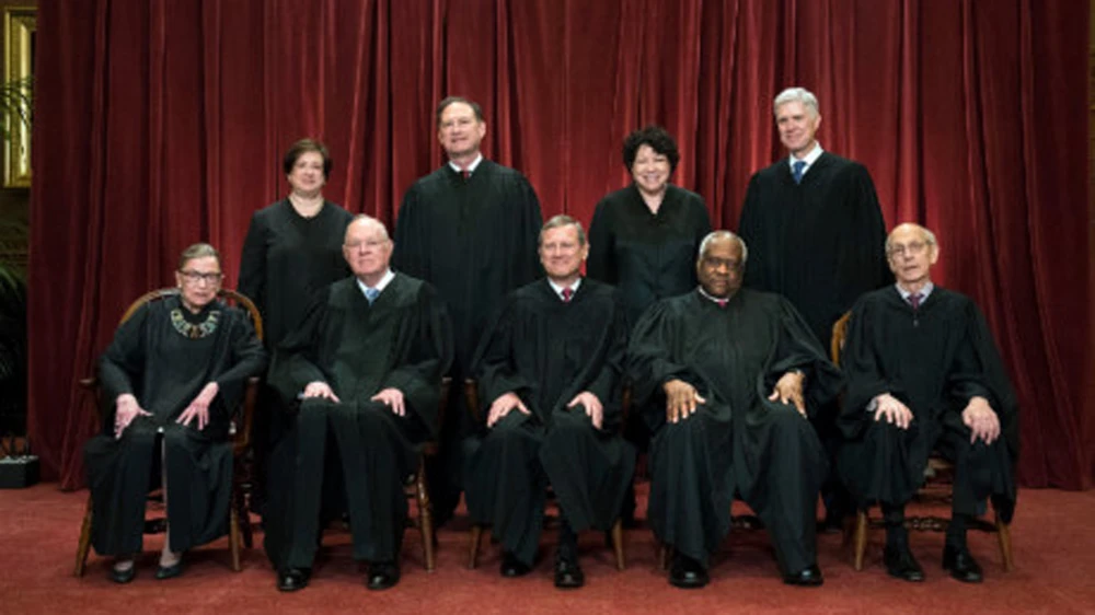 Các thẩm phán của Tòa án Tối cao Mỹ. Ảnh: New York Times