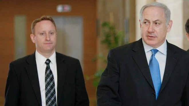 Ông Ari Harow và Thủ tướng Israel Netanyahu. (Nguồn: Haaretz)