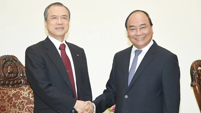 Thủ tướng Nguyễn Xuân Phúc tiếp Tổng Giám đốc Công ty Tokyo Gas, ông Michiaki Hirose. Ảnh: VGP/Quang Hiếu
