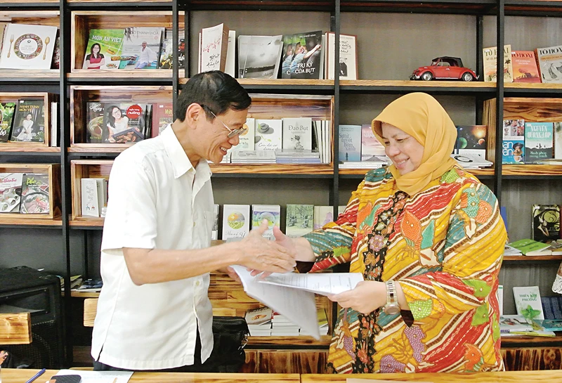 Hội Xuất bản Việt Nam và Indonesia ký hợp tác xuất bản, một cơ hội cho sách Việt đến với nước bạn