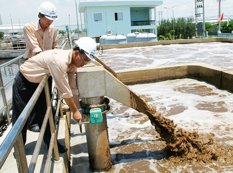 Xử lý nước thải, lĩnh vực được doanh nghiệp nước ngoài quan tâm đầu tư Ảnh: THÀNH TRÍ