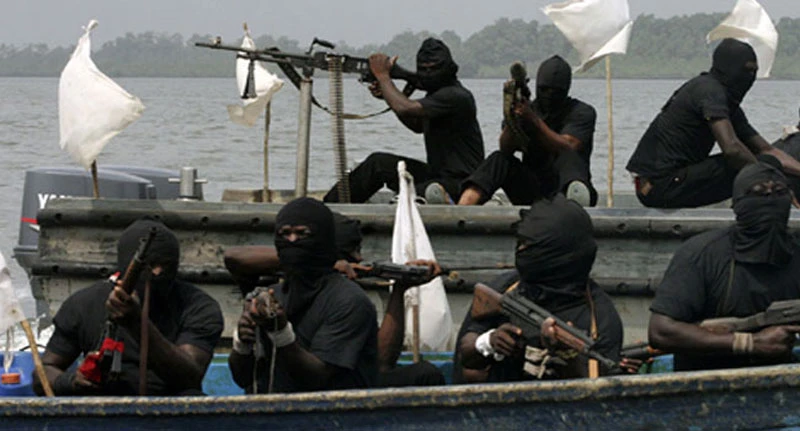 Cướp biển thường tấn công tàu và bắt cóc đòi tiền chuộc ở các vùng biển Nigeria. Ảnh minh họa: CHANNELSTV