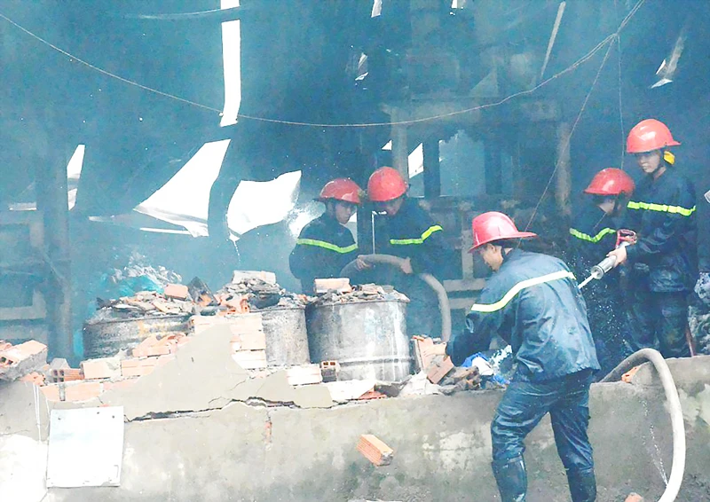 Vụ cháy kho chứa vải tại phường Bình Hưng Hòa, quận Bình Tân