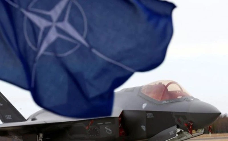 Hai bộ tư lệnh mới sẽ giúp tăng khả năng đối phó Nga của NATO - Ảnh: Reuters