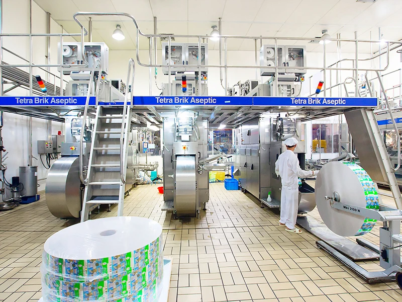 Dây chuyền sản xuất sữa bột pha sẵn hiện đại của NutiFood