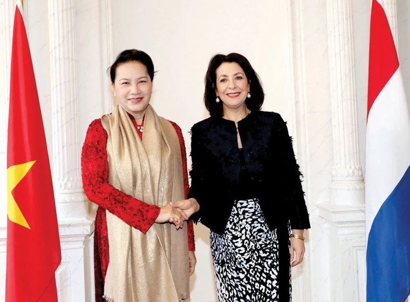 Chủ tịch Hạ viện Hà Lan Khadija Arib đón Chủ tịch Quốc hội Nguyễn Thị Kim Ngân