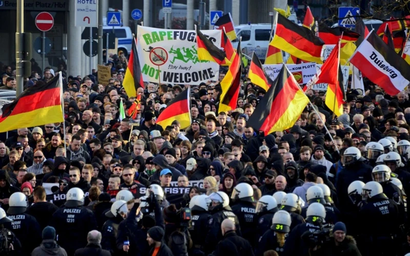 Người dân Đức biểu tình phản đối việc chính phủ nước này tiếp nhận số lượng lớn người tị nạn. (Nguồn: Al Jazeera)