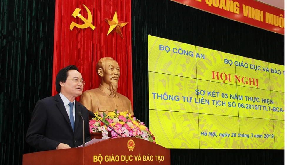Bộ trưởng Bộ GD&ĐT Phùng Xuân Nhạ phát biểu tại Hội nghị. Nguồn: bocongan