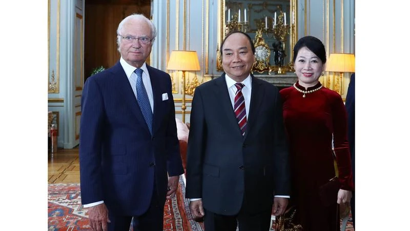 Thủ tướng Nguyễn Xuân Phúc hội kiến Quốc vương Thụy Điển Carl XVI Gustaf Ảnh: TTXVN