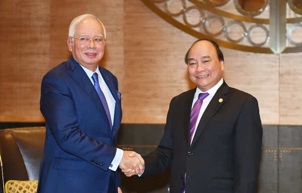 Thủ tướng Nguyễn Xuân Phúc và Thủ tướng Malaysia Najib Razak. Ảnh: VGP