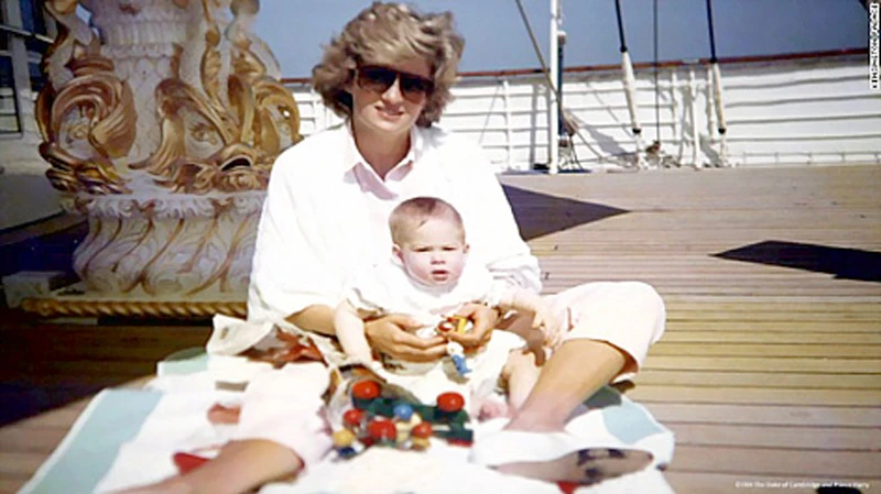 Nhiều hình ảnh mới về gia đình công nương Diana