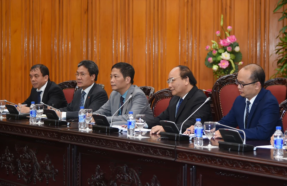 Thủ tướng Nguyễn Xuân Phúc tiếp các nhà ngoại giao châu Âu. Ảnh: VGP
