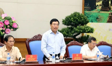 Phó Thủ tướng Chính phủ, Chủ tịch Ủy ban Quốc gia APEC 2017 Phạm Bình Minh chủ trì phiên họp. Ảnh: VGP