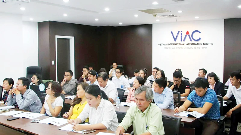 Một khóa học về trọng tài thương mại do VIAC tổ chức