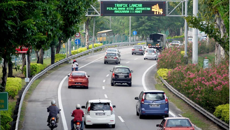 ASEAN cần thêm nhiều vốn đầu tư vào cơ sở hạ tầng. Ảnh: Một con đường ở Indonesia