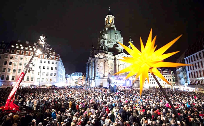 Người dân Đức đón không khí Giáng sinh tại TP Dresden